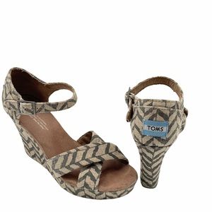 Toms Peep Toe Wedge Sandals Print Gray Cream 7.5